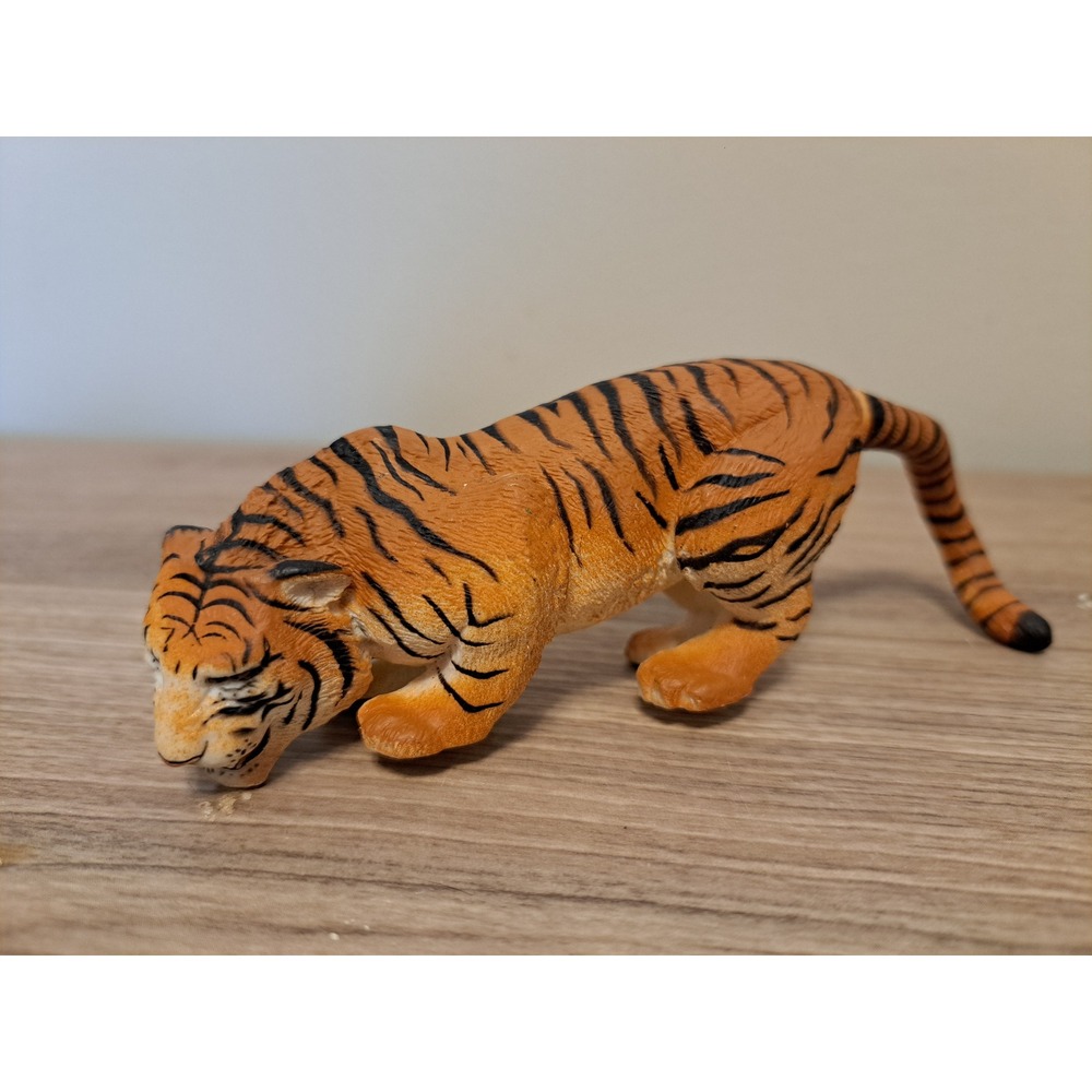 ORANGE MALE TIGER Figure 2007 Retired Collectible